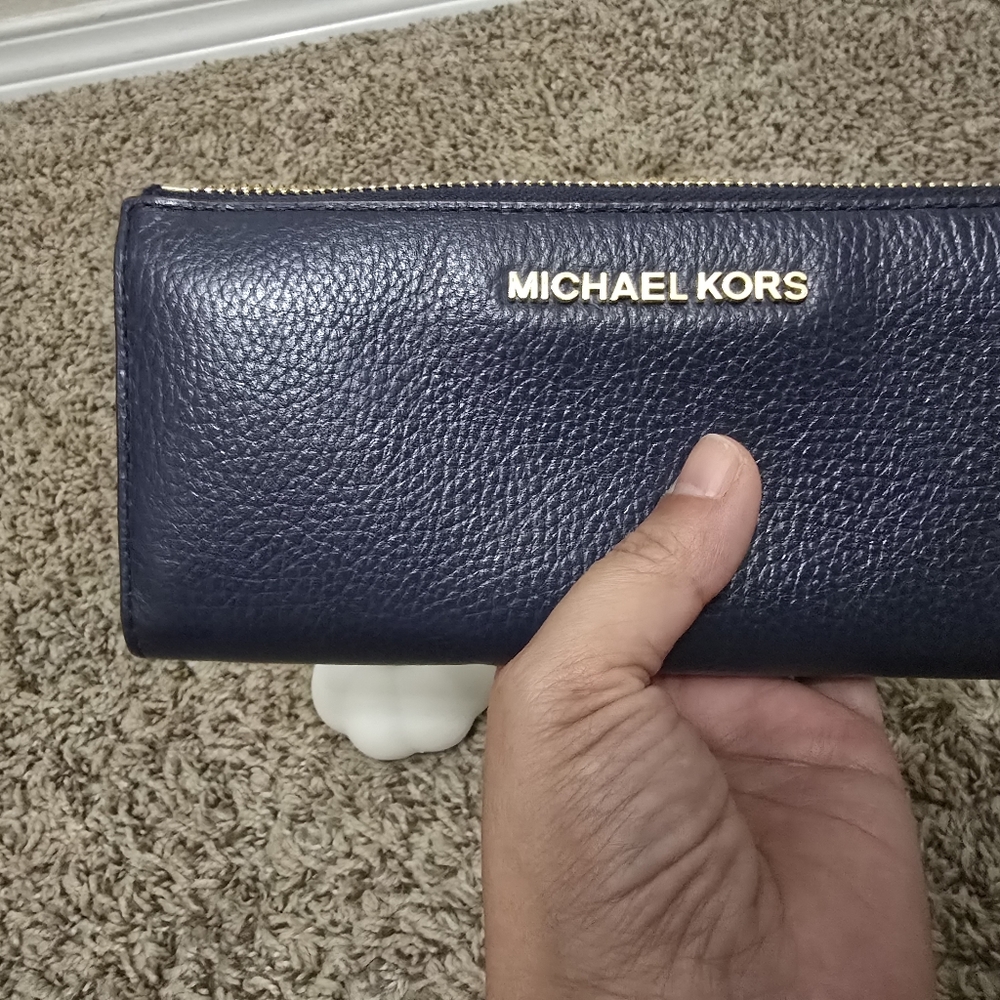 Michael Kors Wallet - Picture 2 of 6
